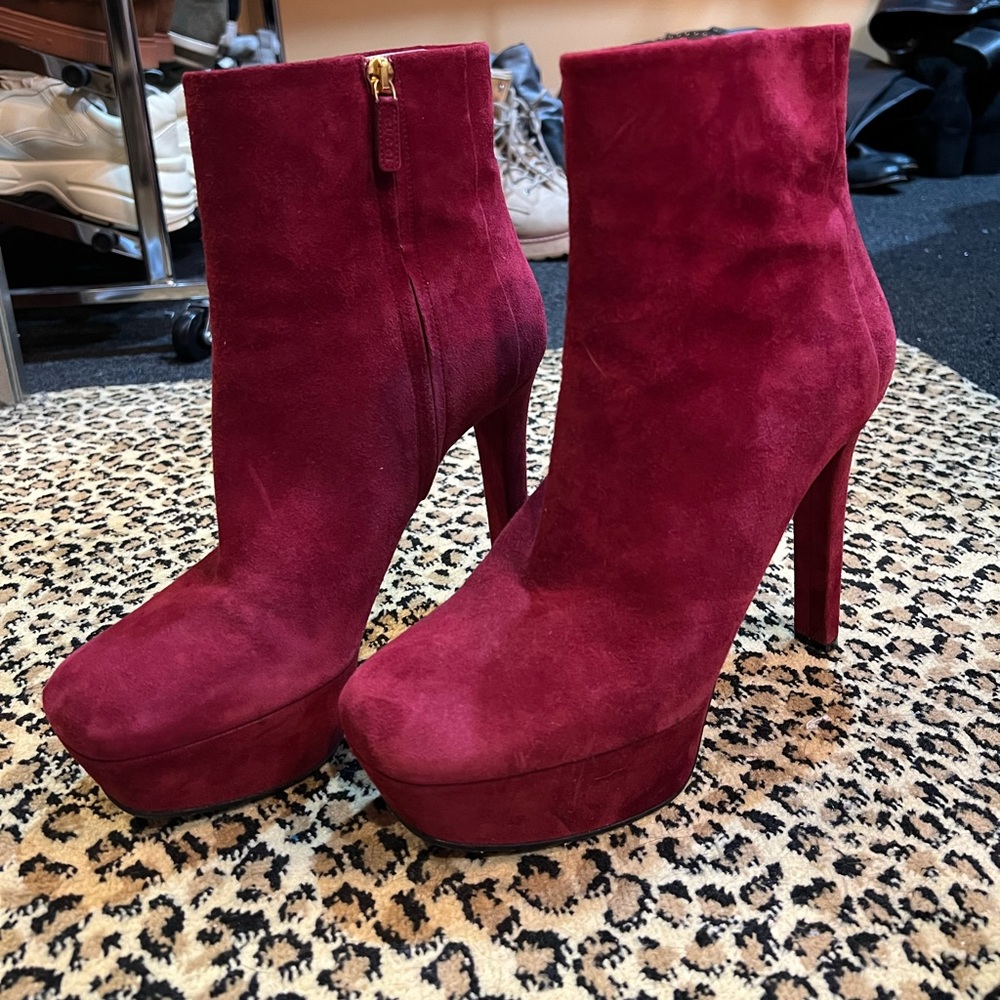 Authentic Gucci velvet heels